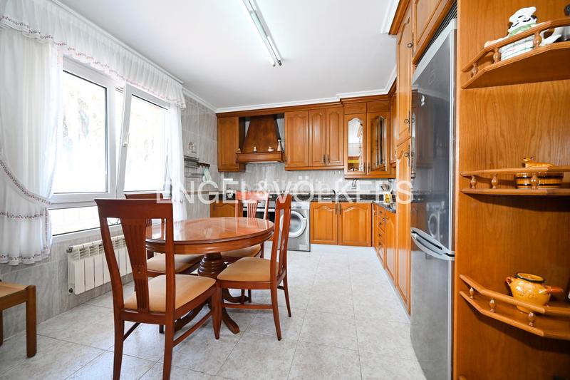 Foto 013d9004-031e-4dac-8286-ce8e1d710df4. Casa amb calefacció aparcament a Herrera Camargo