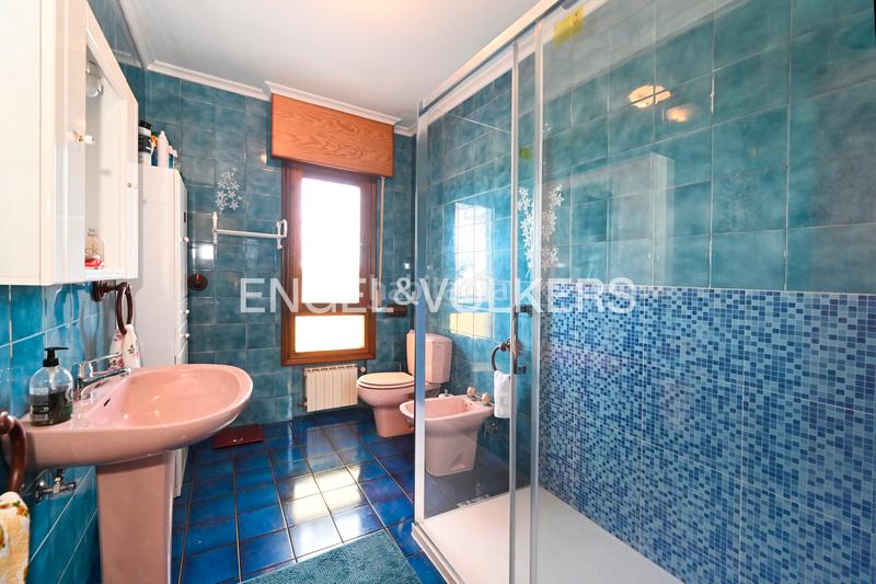 Foto 35b6b73f-c946-4607-9d56-f72552d4689c. Casa amb calefacció aparcament a Herrera Camargo