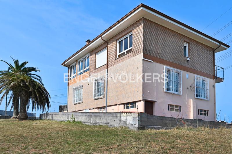 Foto db6a307a-9840-4ec1-86e4-8710116d4cfc. Casa amb calefacció aparcament a Herrera Camargo