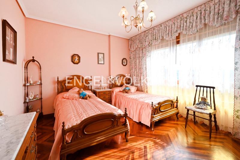 Foto f3f3e7ed-54e9-4293-9fd1-ea27775ac5c0. Casa amb calefacció aparcament a Herrera Camargo