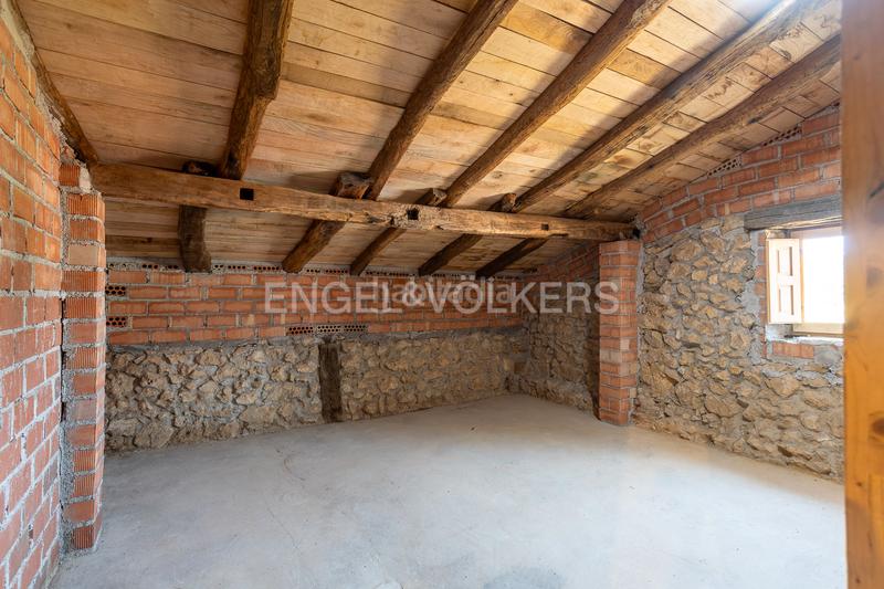 Foto bb599882-e473-4edf-8ce3-be2846d3bd05. Casa espectacular casona solariega en Escobedo Camargo