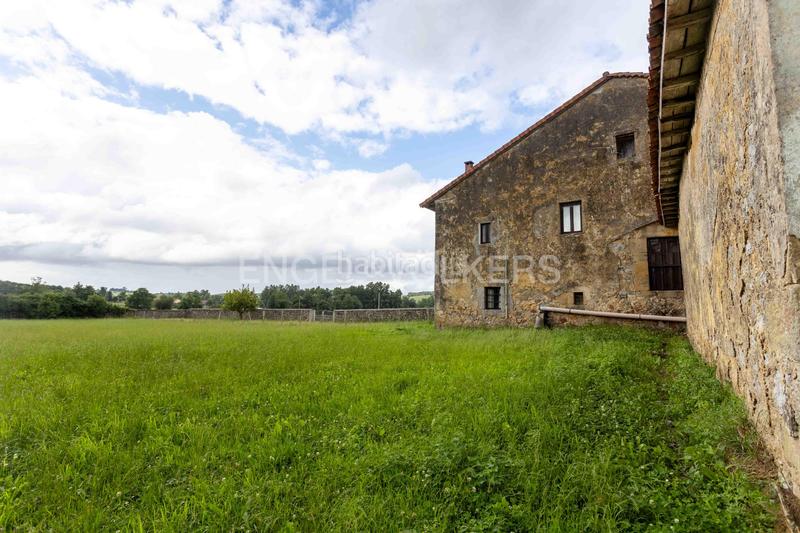 Foto b547b9bf-1d78-487f-8a15-45039b75666b. Masía estupenda casona en Entrambasaguas