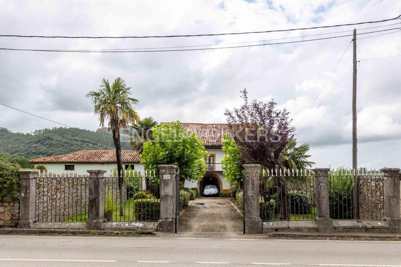 Foto eaa90777-1eb4-4818-93a0-6f1ab36f9945. Masía estupenda casona en Entrambasaguas