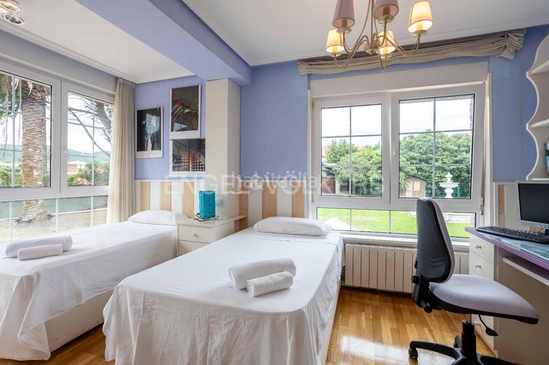 Foto 3b7083a6-2825-48d0-bccb-e3ae550f5da3. Casa espectacular chalet en Liencres en Liencres Piélagos