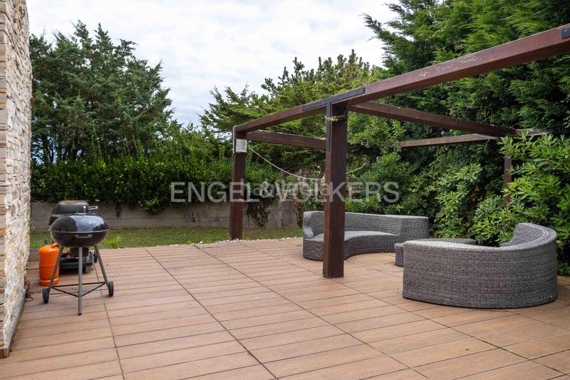 Foto 3e1e5a60-7b74-43d2-860c-0d0f7bc1f181. Casa espectacular chalet en Liencres en Liencres Piélagos