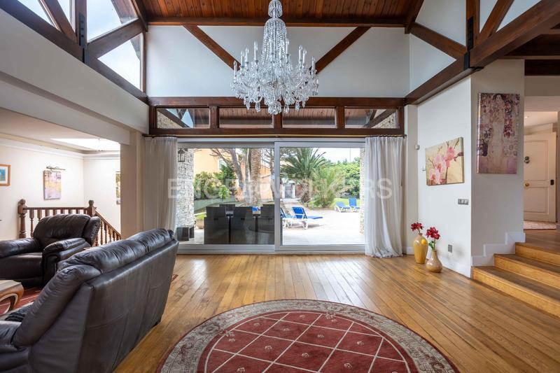 Foto 55e60921-dca8-45f9-aeaf-ed998f938e78. Casa espectacular chalet en Liencres en Liencres Piélagos