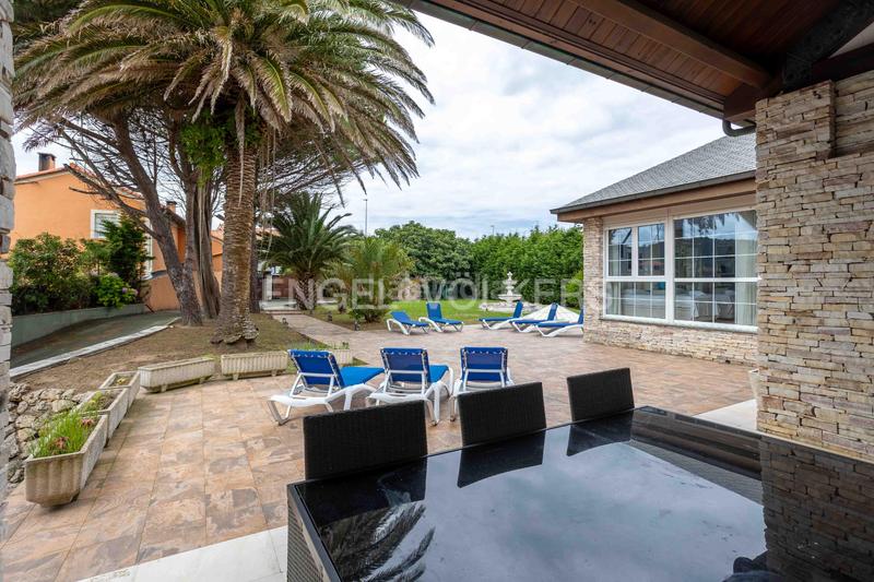 Foto f5a7861b-928a-4e60-8561-02fdeb92e15e. Casa espectacular chalet en Liencres en Liencres Piélagos