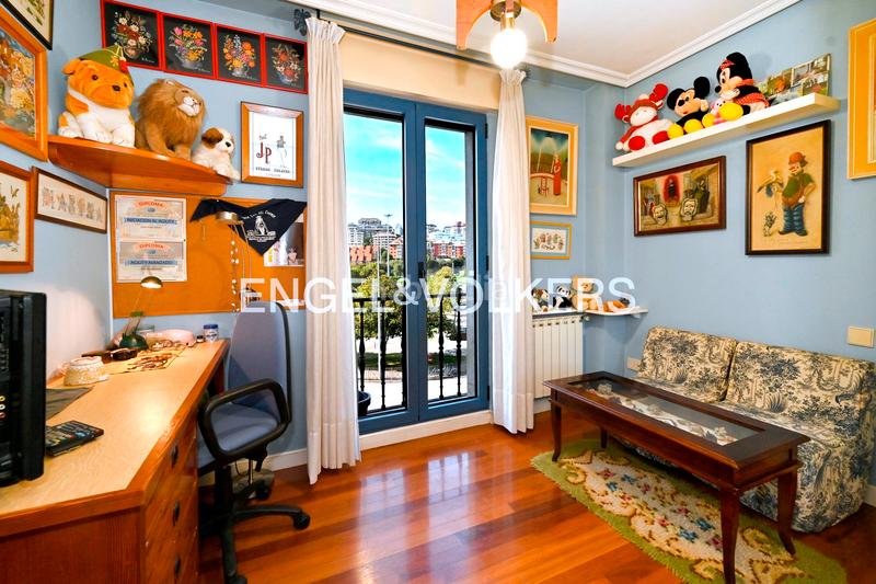 Foto 2c6c1f66-3847-4f47-83de-6c297192f0e0. Appartement avec chauffage parking dans El Sardinero Santander