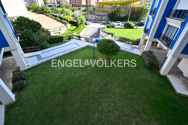Foto 5754b171-d858-413c-9bf5-9a837c6cf9e6. Appartement avec chauffage parking dans El Sardinero Santander