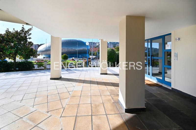 Foto f91b0b1a-1058-4275-8e12-9a93fd8fd730. Appartement avec chauffage parking dans El Sardinero Santander