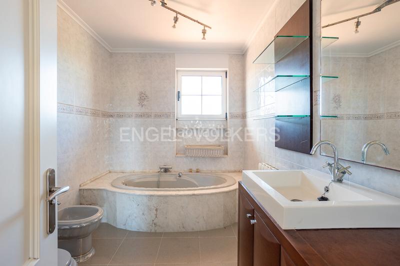 Foto 0c8a341b-be41-4405-b422-ee18f08bd55f. Maison avec chauffage parking dans Sancibrián Santa Cruz de Bezana