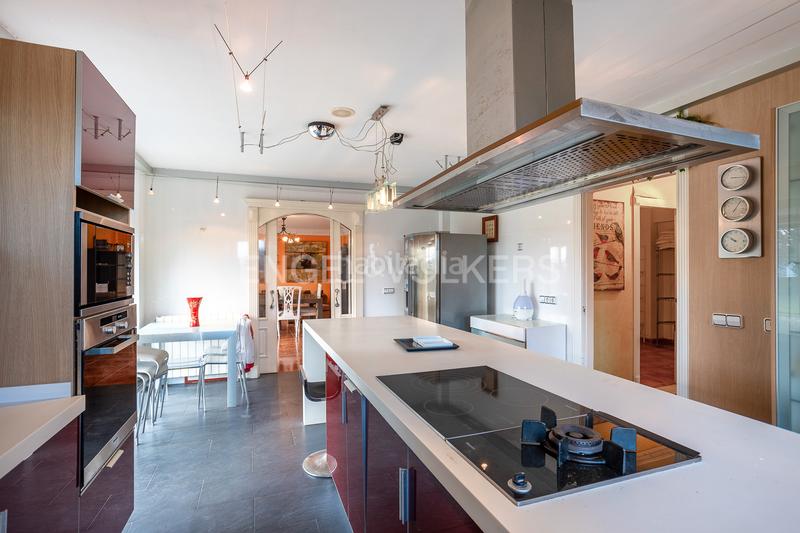 Foto 584c9652-1882-4953-be80-3a0e9bfcde45. Maison avec chauffage parking dans Sancibrián Santa Cruz de Bezana