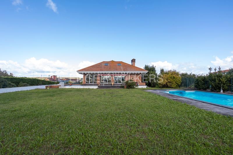 Foto a0f83ea7-4d32-4eae-b8a3-f8e7116bad8c. Maison avec chauffage parking dans Sancibrián Santa Cruz de Bezana