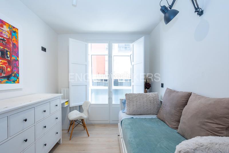 Foto a4adc636-8c89-49d8-8a78-bbf73f22f28b. Lloguer apartament amb calefacció a Puerto Chico Santander