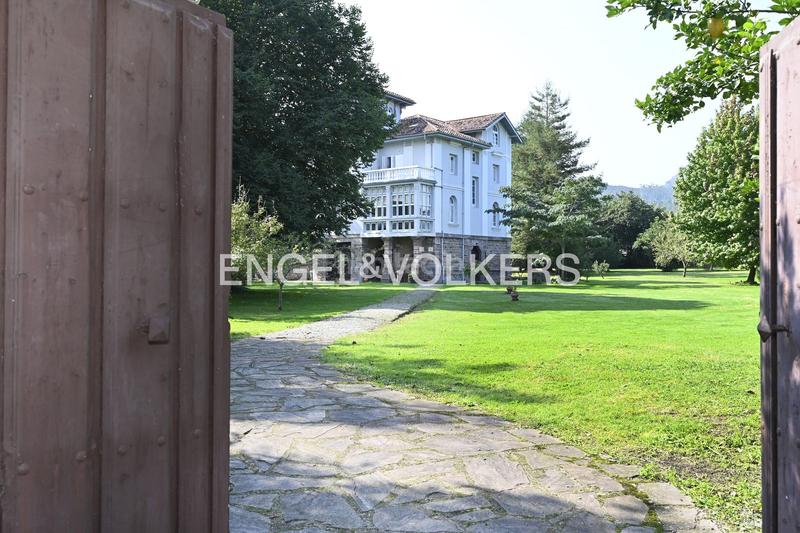 Foto 0fa5ee09-4afa-47a2-92d2-f141644ea021. Casa excelente casa indiana en cos en Mazcuerras