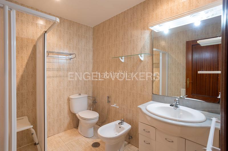 Foto 405c3c4f-f340-4b2f-a1e9-f607685c5c9d. Casa con riscaldamento in Suances