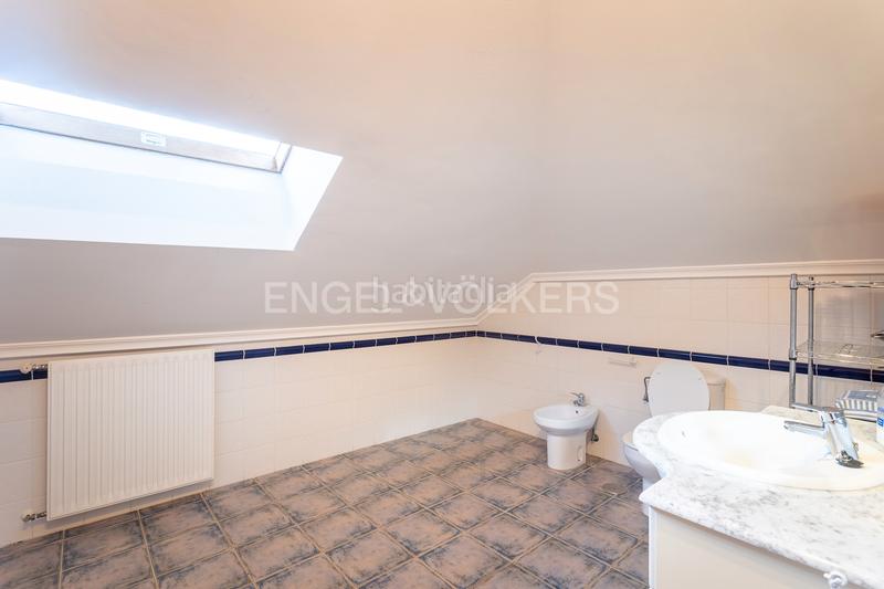 Foto 5922112d-1db0-4b27-a493-cfefc660a37d. Casa con riscaldamento in Suances