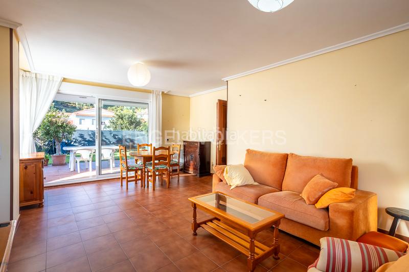 Foto 8db6e17a-ec05-4879-920d-dead0c1ac7f2. Casa con riscaldamento in Suances