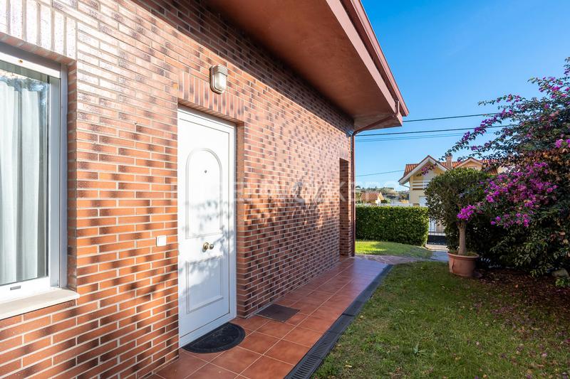 Foto 963636bd-b763-4ef3-ab4b-aa0e82457336. Casa con riscaldamento in Suances