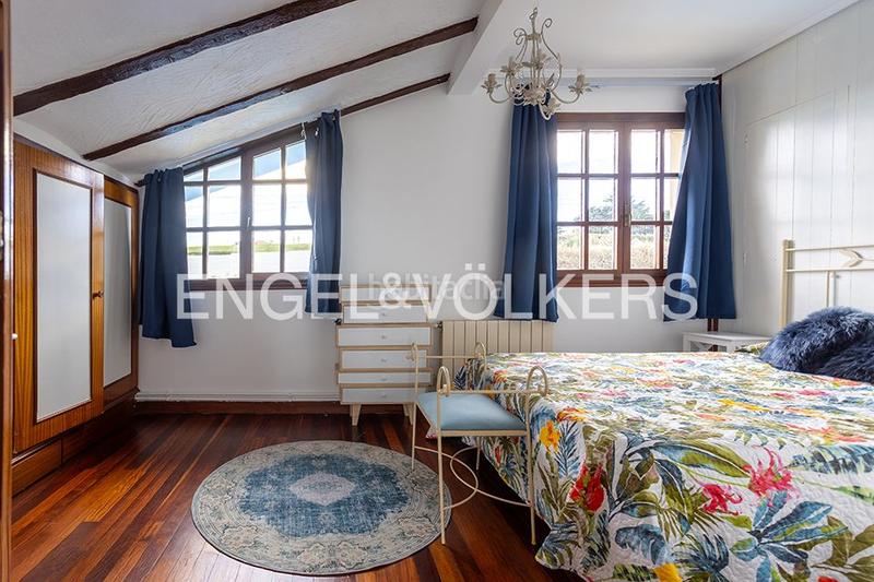 Foto 1bc51a7b-9c6e-4e70-b032-397ac3418547. Casa exclusiva casa en Mogro espacio, piscina privada y vistas al mar en Miengo