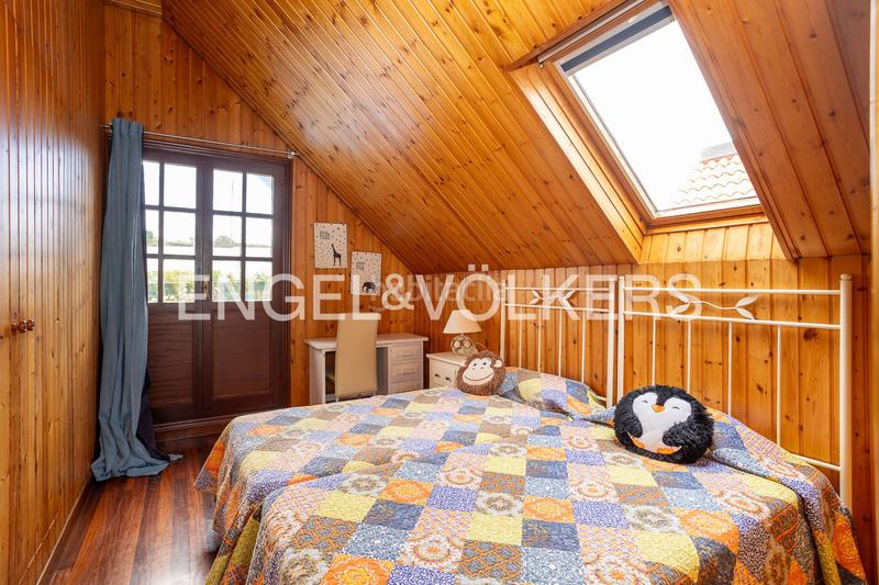 Foto 42470aac-8879-4aff-9f17-2ca5415c882c. Casa exclusiva casa en Mogro espacio, piscina privada y vistas al mar en Miengo