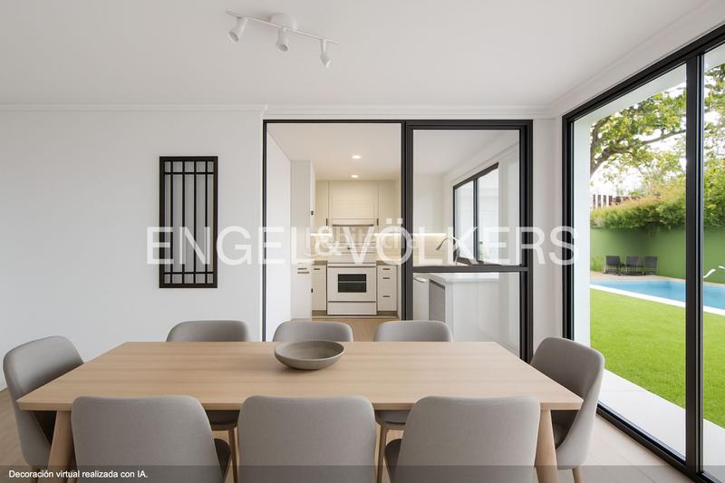 Foto 480303fa-89b6-48d5-b62e-b5985a530af4. Casa exclusiva casa en Mogro espacio, piscina privada y vistas al mar en Miengo