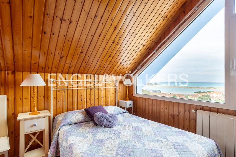 Foto 69187ebc-b612-409e-bbb4-1d2160033b37. Casa exclusiva casa en Mogro espacio, piscina privada y vistas al mar en Miengo