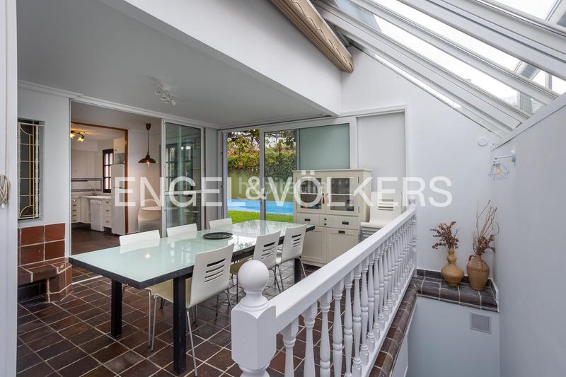 Foto 6c0b44c1-de7e-4afb-8477-4f038503aa42. Casa exclusiva casa en Mogro espacio, piscina privada y vistas al mar en Miengo