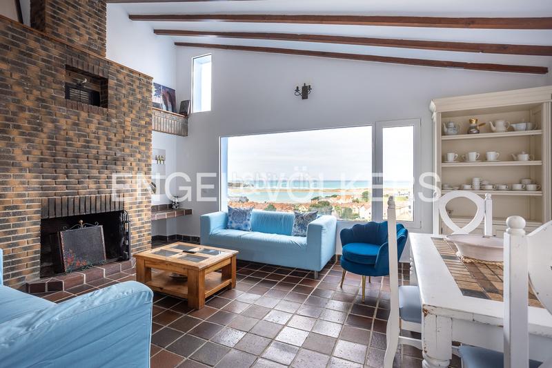 Foto ab96b55c-5396-4613-96e7-3e4fc499349f. Casa exclusiva casa en Mogro espacio, piscina privada y vistas al mar en Miengo