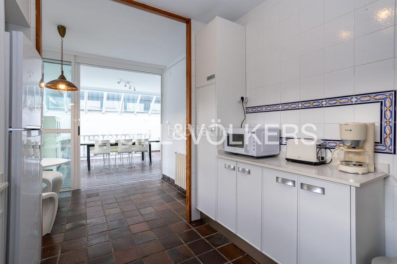 Foto aceb4469-bb4b-4cbd-8d28-7047e4698e02. Casa exclusiva casa en Mogro espacio, piscina privada y vistas al mar en Miengo