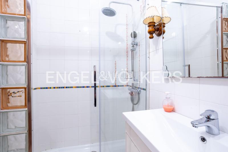 Foto ba9192ea-ca72-416e-9a64-5461a1d4f1f2. Casa exclusiva casa en Mogro espacio, piscina privada y vistas al mar en Miengo