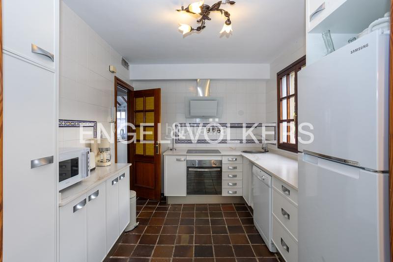 Foto c5bc8544-2afa-4095-afbb-9643fa8694e6. Casa exclusiva casa en Mogro espacio, piscina privada y vistas al mar en Miengo