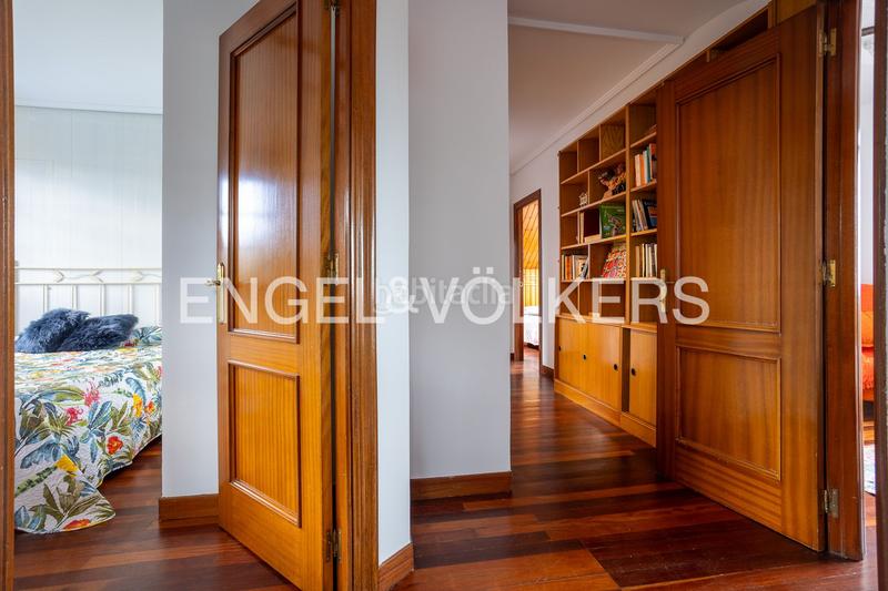 Foto caf59379-a2d0-4d9e-9950-7356c29b1182. Casa exclusiva casa en Mogro espacio, piscina privada y vistas al mar en Miengo