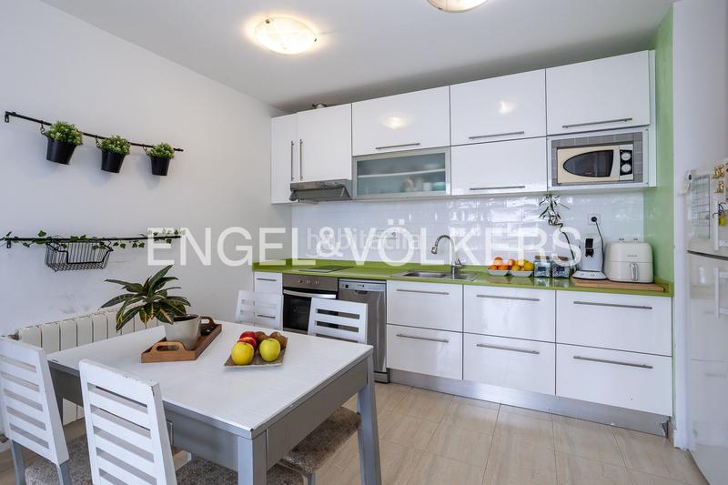 Foto d1cf3757-22dd-4ddb-8cc9-3fca951b9ab1. Casa exclusiva casa en Mogro espacio, piscina privada y vistas al mar en Miengo