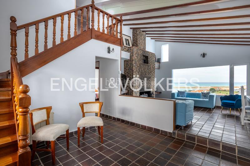 Foto de239635-5d08-4d88-8624-4b212d05f33e. Casa exclusiva casa en Mogro espacio, piscina privada y vistas al mar en Miengo