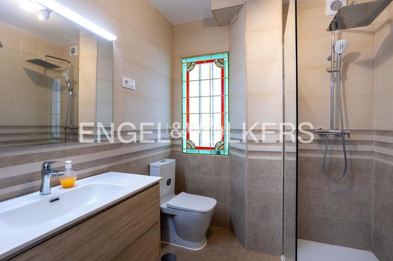 Foto f50b3a6f-a010-4008-a9c1-a8c25e70b72c. Casa exclusiva casa en Mogro espacio, piscina privada y vistas al mar en Miengo