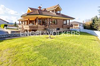 House  Santa teresa. Espectacular chalet en alto maliaño