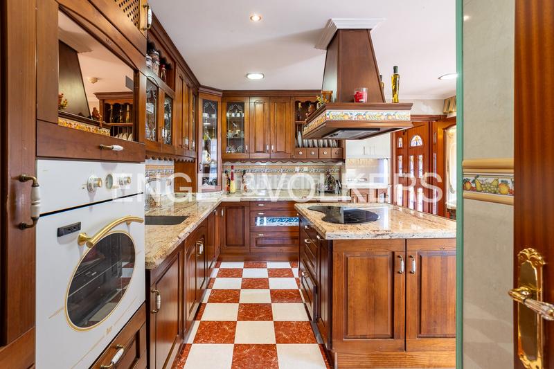 Foto 59932557-9967-4532-92f8-12b3b210a577. Casa con riscaldamento parcheggio in Maliaño Camargo