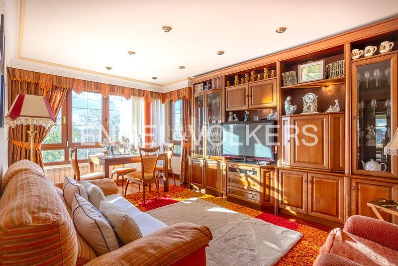 Foto a8120360-0e1c-42a5-b9cc-2d83b3e73571. Casa con riscaldamento parcheggio in Maliaño Camargo