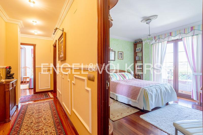 Foto b5948d00-43f1-4415-8905-e6057ba8cb00. Casa con riscaldamento parcheggio in Maliaño Camargo