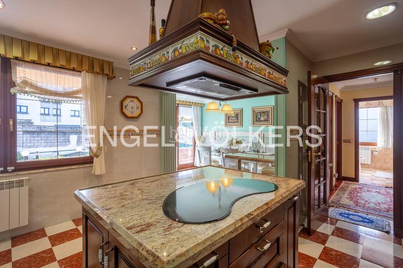 Foto bd397cf3-4c17-4e4a-bba9-7f8379f7ac41. Casa con riscaldamento parcheggio in Maliaño Camargo