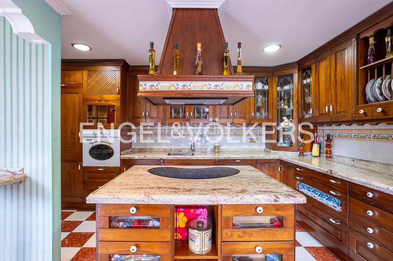 Foto ee0d3b43-f5b1-493d-9ff0-5d3dea72594f. Casa con riscaldamento parcheggio in Maliaño Camargo