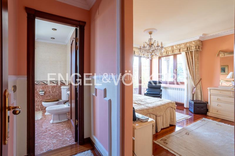 Foto fb96db2e-387e-4c15-a68d-2ec6175af1e5. Casa con riscaldamento parcheggio in Maliaño Camargo