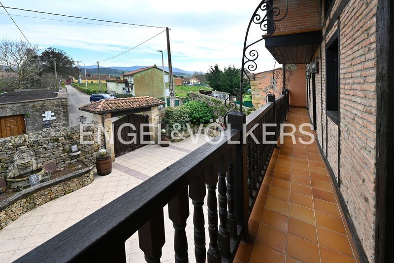 Foto 7d32bed3-3334-4833-8e35-60322f49f9a6. Casa amb calefacció aparcament a Reocín