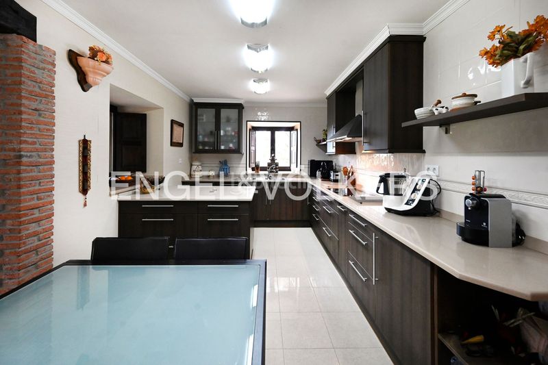 Foto ab1d3797-82cc-409b-bba3-632b30940072. Casa amb calefacció aparcament a Reocín