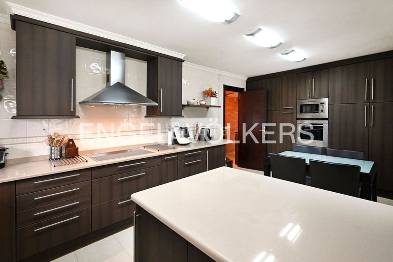 Foto b05a2ced-5ad0-4d50-a430-bca96e3f9647. Casa amb calefacció aparcament a Reocín