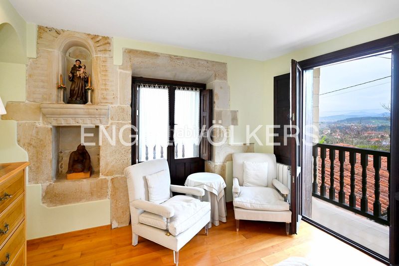 Foto f9986010-587e-4105-af0d-c28a35f3153c. Casa amb calefacció aparcament a Reocín