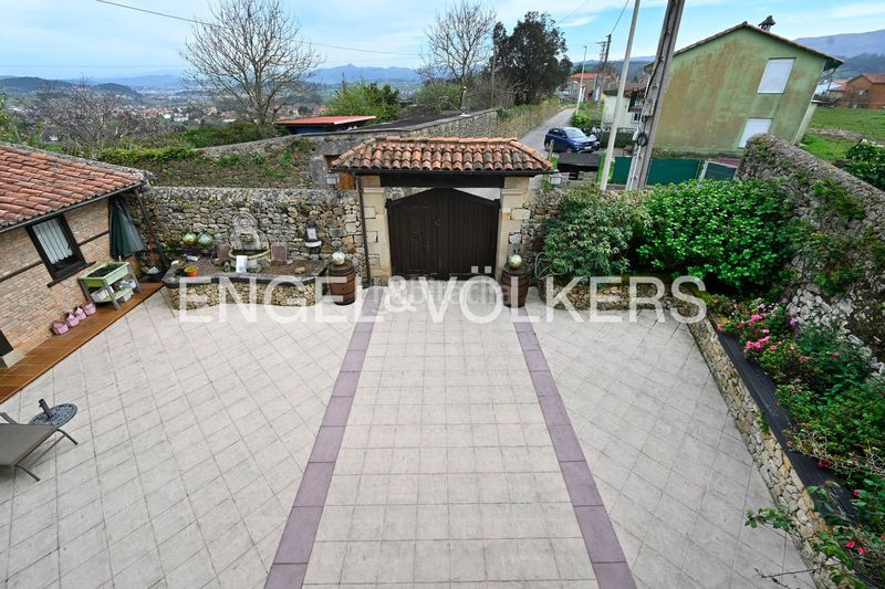 Foto fc2698e5-53cf-4c5c-92d8-a23f70f220ad. Casa amb calefacció aparcament a Reocín