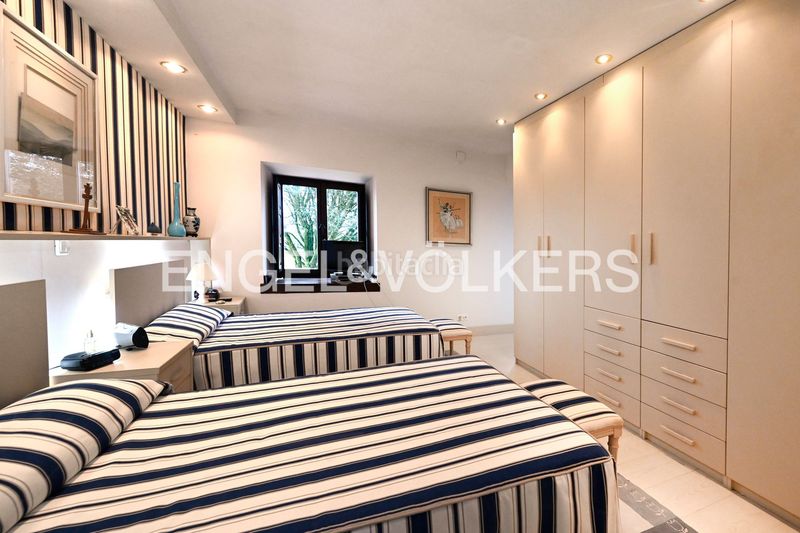 Foto fe157562-dde9-4f3f-93e7-2e2c6ea291a4. Casa amb calefacció aparcament a Reocín