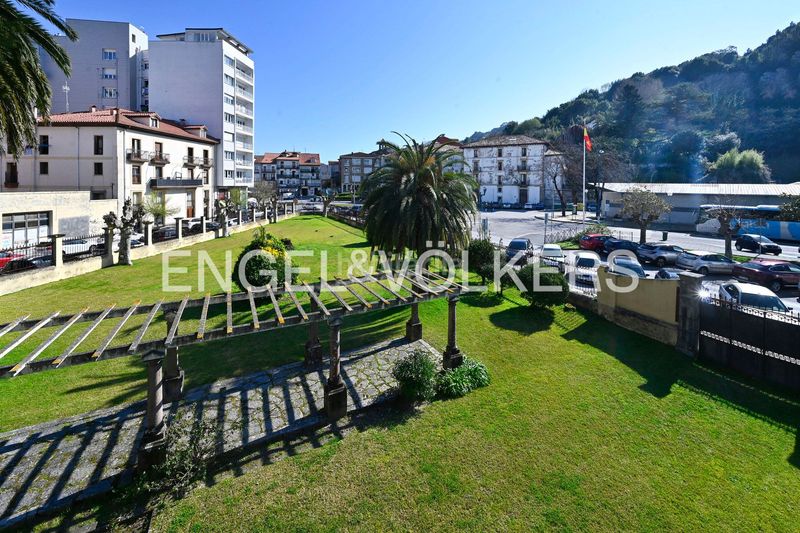 Foto 20084c94-876a-4015-863f-d9c42e5c34af. Haus mit heizung parking in Centro Laredo